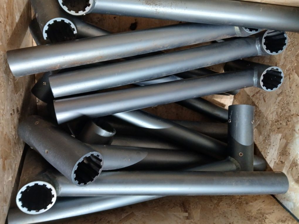 Wysięgnik aluminiowy do lamp oświetleniowych