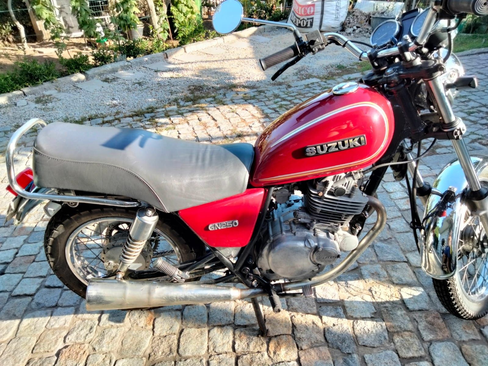 Suzuki GN 250 C/Doc