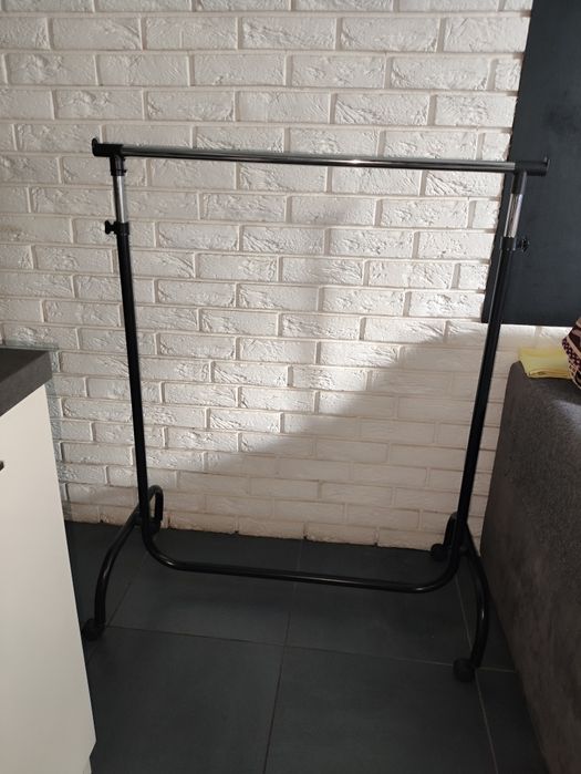 Вішалка пересувна JYSK