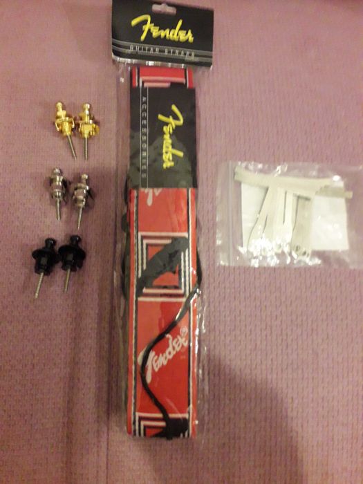 Pas, pasek do gitary z logo Fender para straploków lub przyrząd gratis