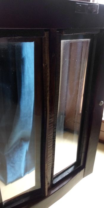 Barek nerka z mahoniu