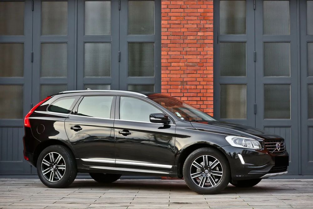 Volvo XC 60 2.0D4 150PS AUTOMAT SUMMUM xen skóra HARMAN el.fotele+klapa bezwypadek