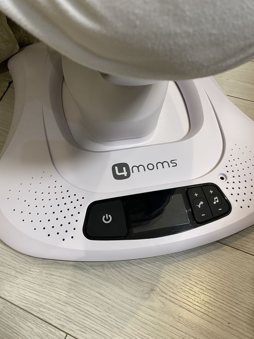 Заколисуючий центр 4moms mamaroo 4.0 качель крісло гойдалка + вкладиш