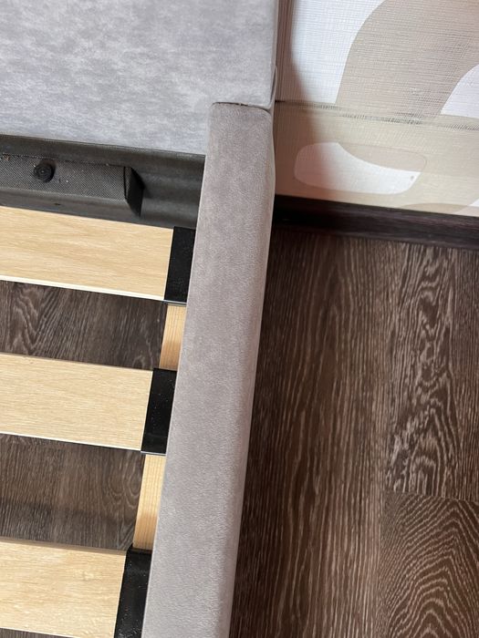 Ліжко двоспальне та ліжко односпальне