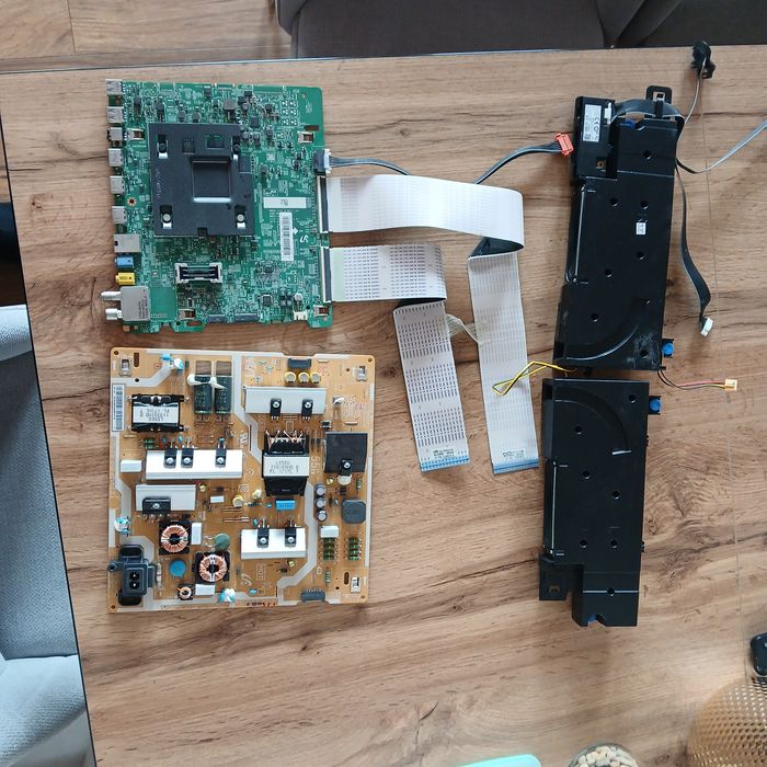 Płyta główna BN40+ płyta zasilająca BN44 +głośniki  tv samsung