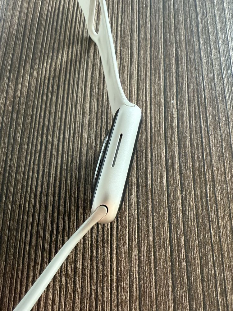 Apple Watch serii 8 GPS+Cellular, koperta 45mm, Starlight Aluminium