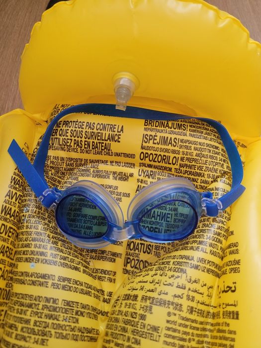Дитячий надувний жилет з окулярами Swim vest