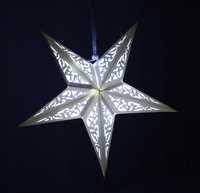 Gwiazda papierowa z lampkami