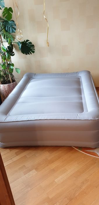 Надувна кровать Serta  матрас