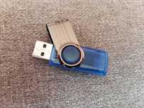 Pendrive 128GB Oraz Transmiter Bluetooth