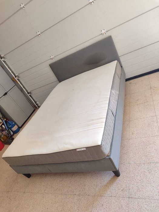 cama de casal com marcas