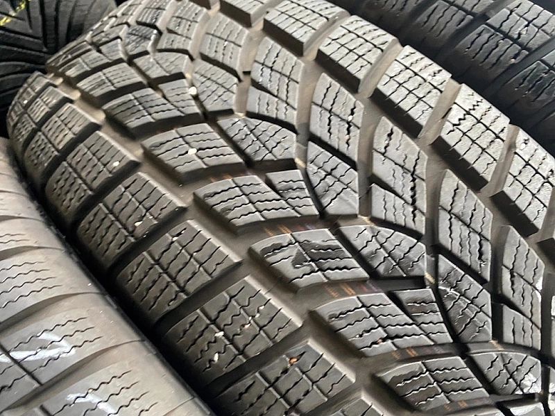 225/65r17 Goodyear UltraGrip_7mm_2szt_(736)