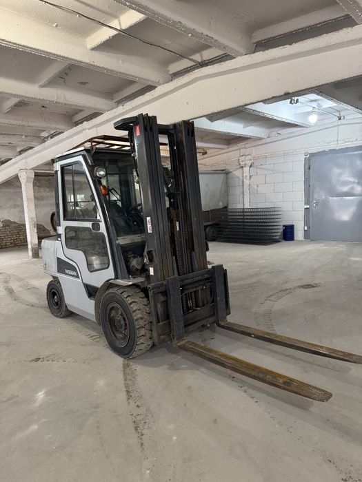 Навантажувач кара вилочний