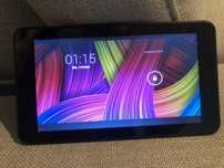 Tablet LARK FreeMe X4 7'' Czarny i  ładowarka