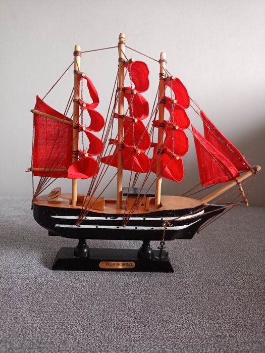 Figurka statku pirackiego ,,wilk morski"