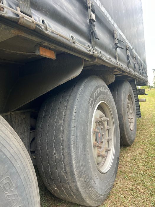 Wielton NS3S z systemem zabezpieczania ładunku (słupki bocznicowe)