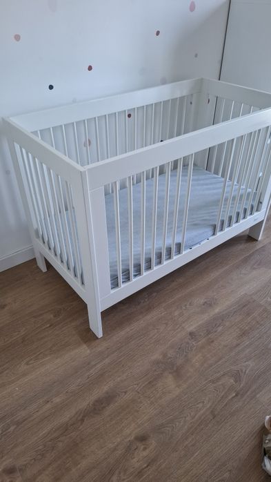 Łóżeczko Pinio basic 120x60 + materacyk FikiMiki