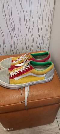 Oryginale buty sportowe. Vans Style