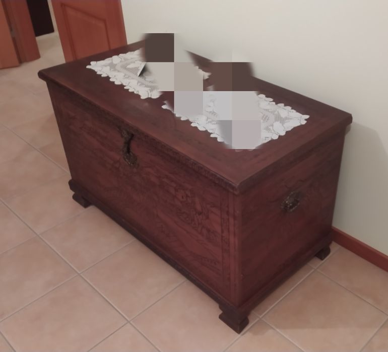 Arca em madeira para arrumação