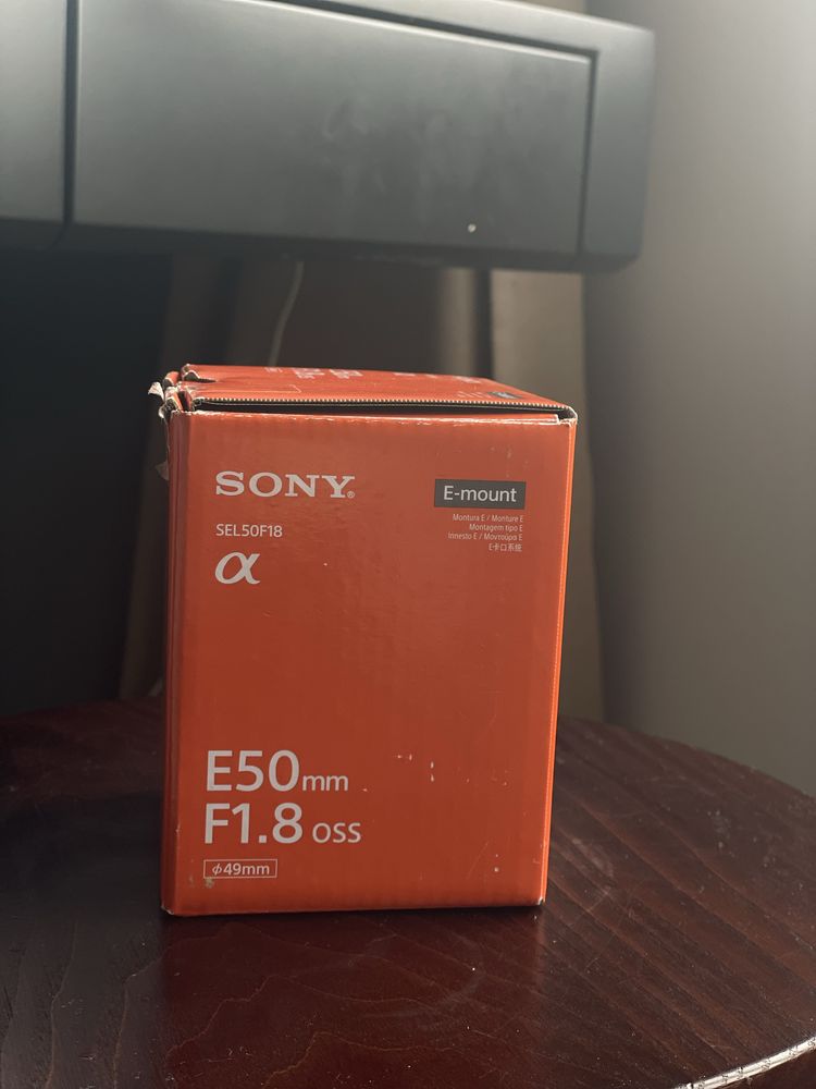 Об'єктив Sony FE 50 mm F1.8