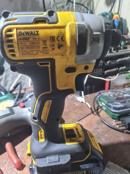 Aparafusadora dewalt de impacto