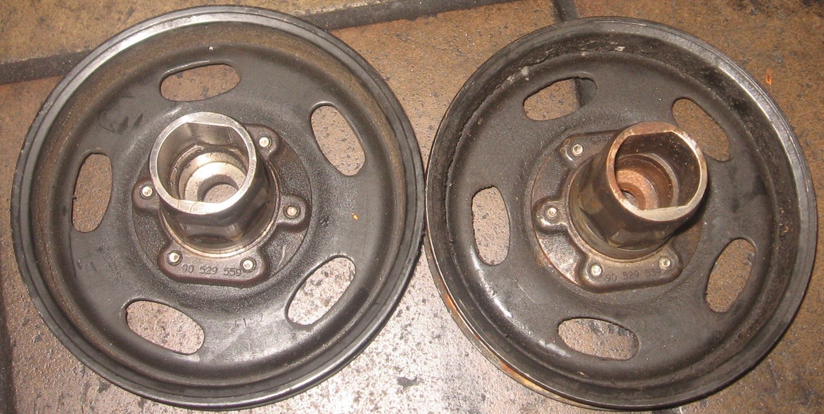 pompa oleju piasta OPEL CORSA C AGILA A MERIVA A 1.2 1.4 16V 90529559