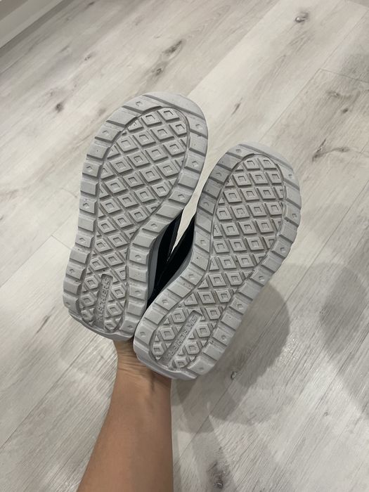 Кросівки skechers 32