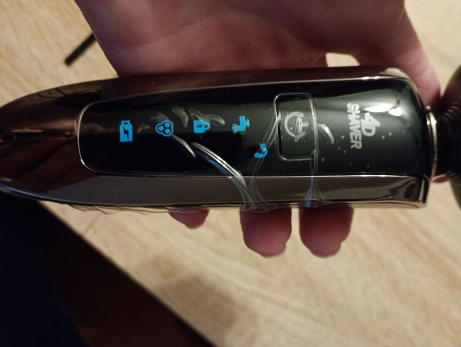 Męska maszynka elektryczna Strong Shaver 8000 4w1