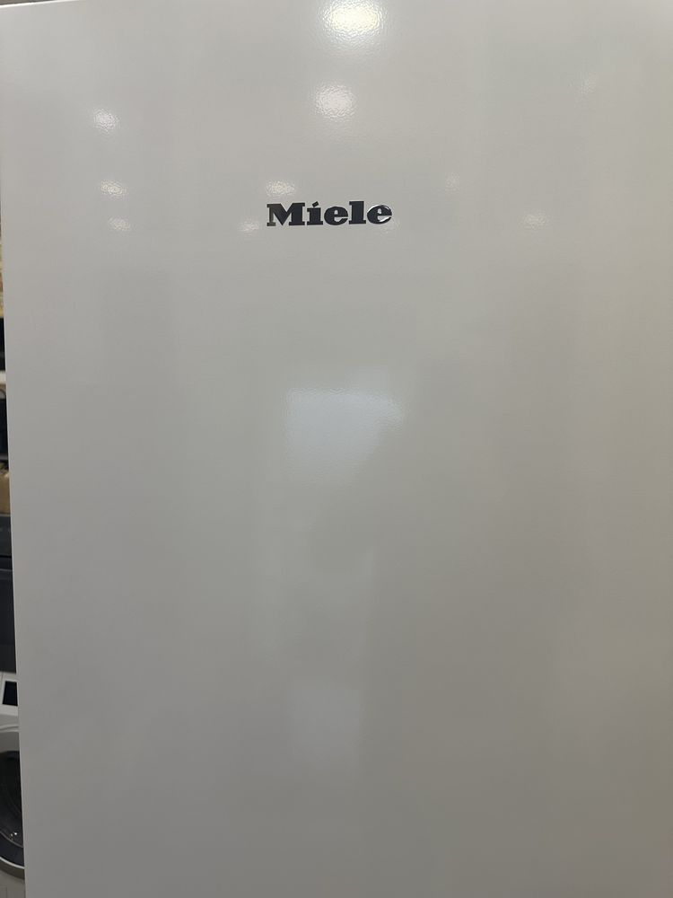 Холодильник Miele KFN 29233 D ws(Німеччина) ЛЕД. Nofrost. Андроід