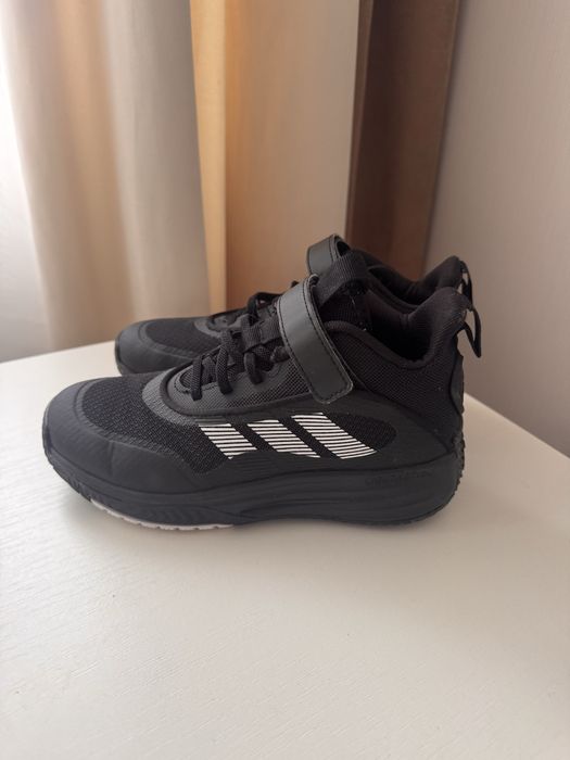 Високі кросівки adidas