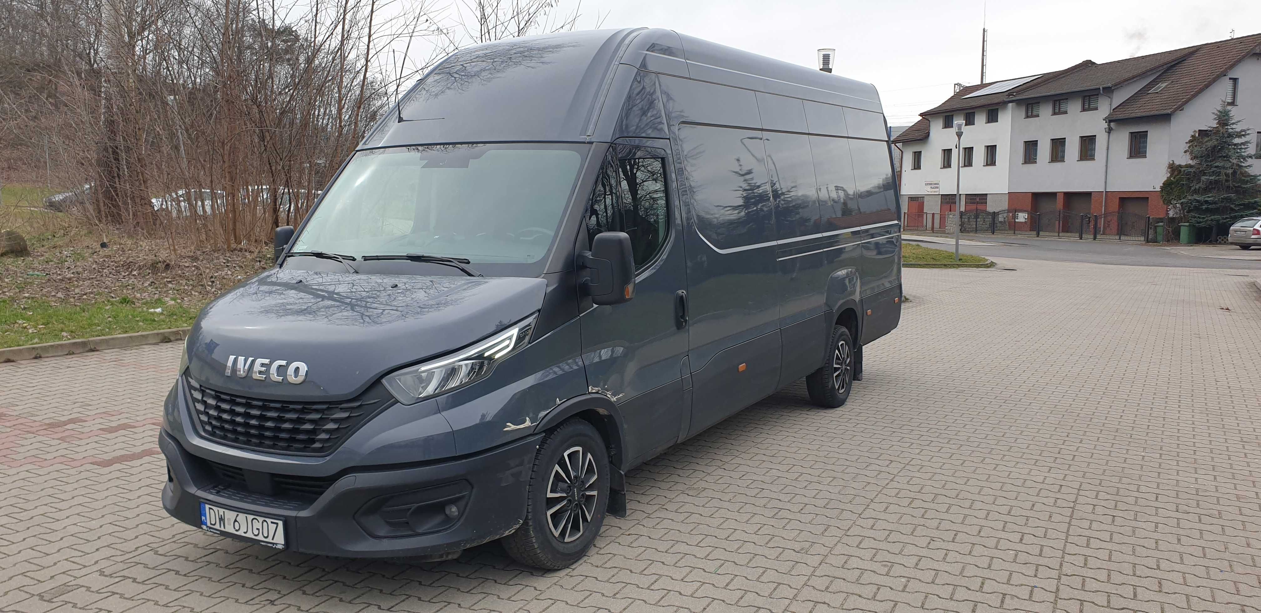 Wynajem busów Dostawczych i Lawet