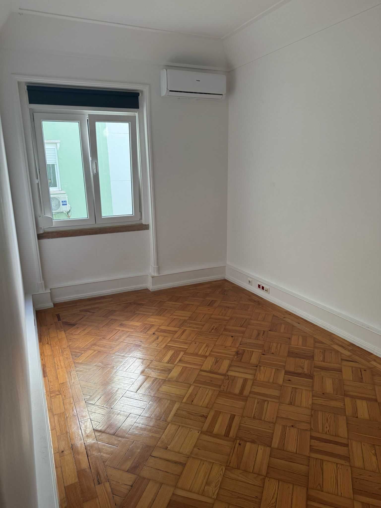 Para Escritorio ou Habitacao: Apartamento T09 na Rua Castilho