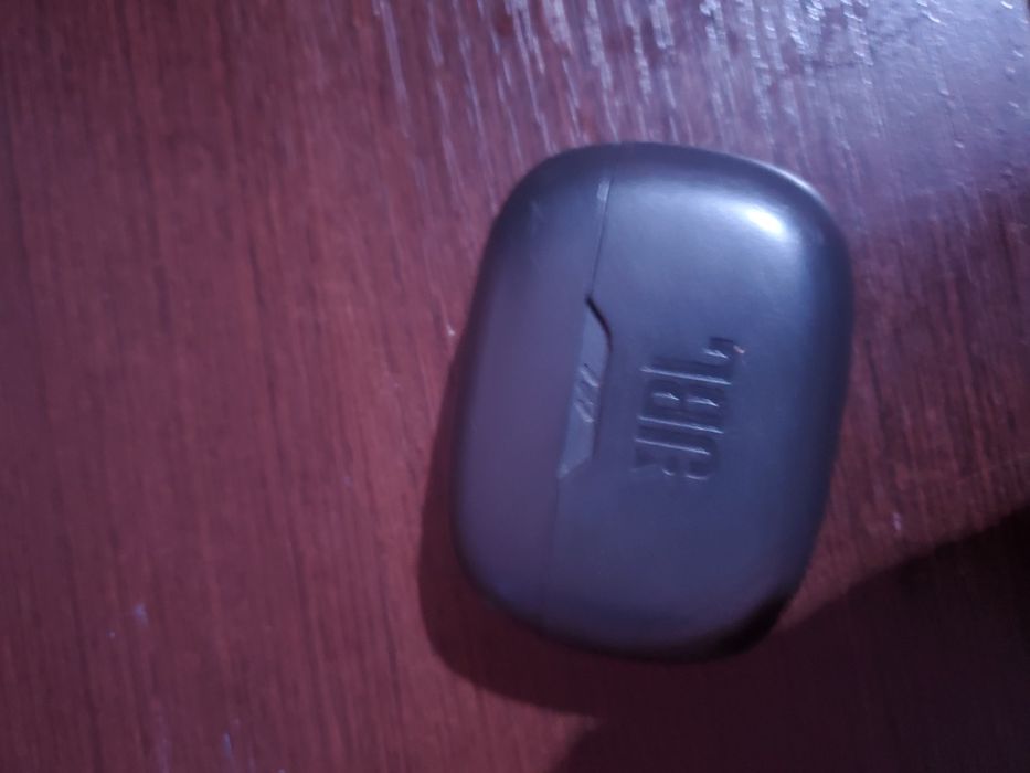 продам або обміняю навушники JBL