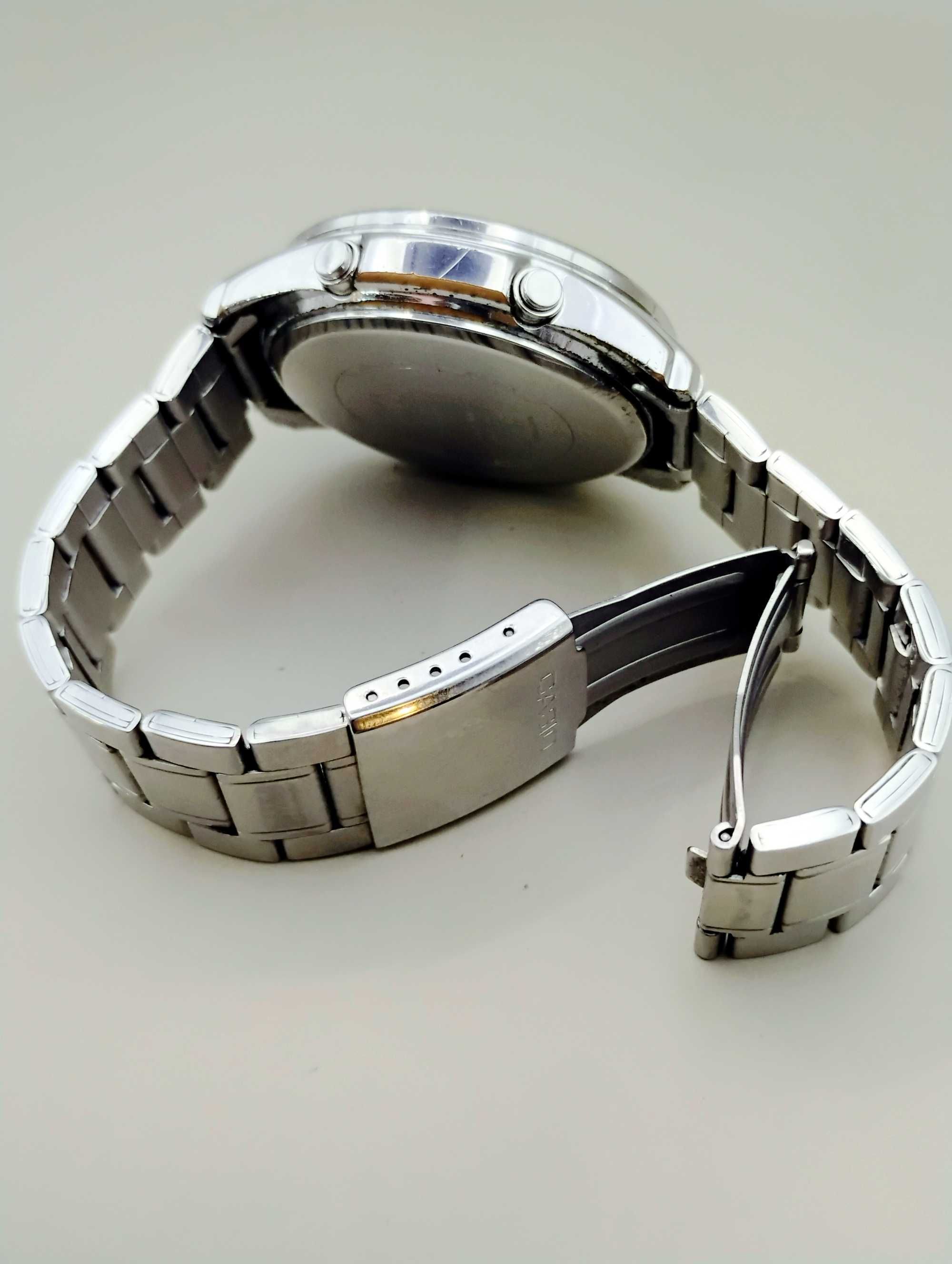 CASIO  Edifice Illuminator WORLD TIME męski zegarek