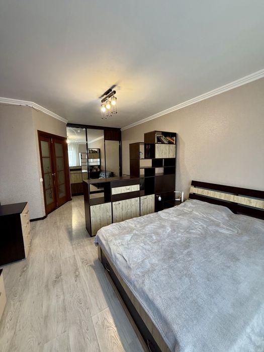 Продаж 1к цегла Озерна Виставка біля озера