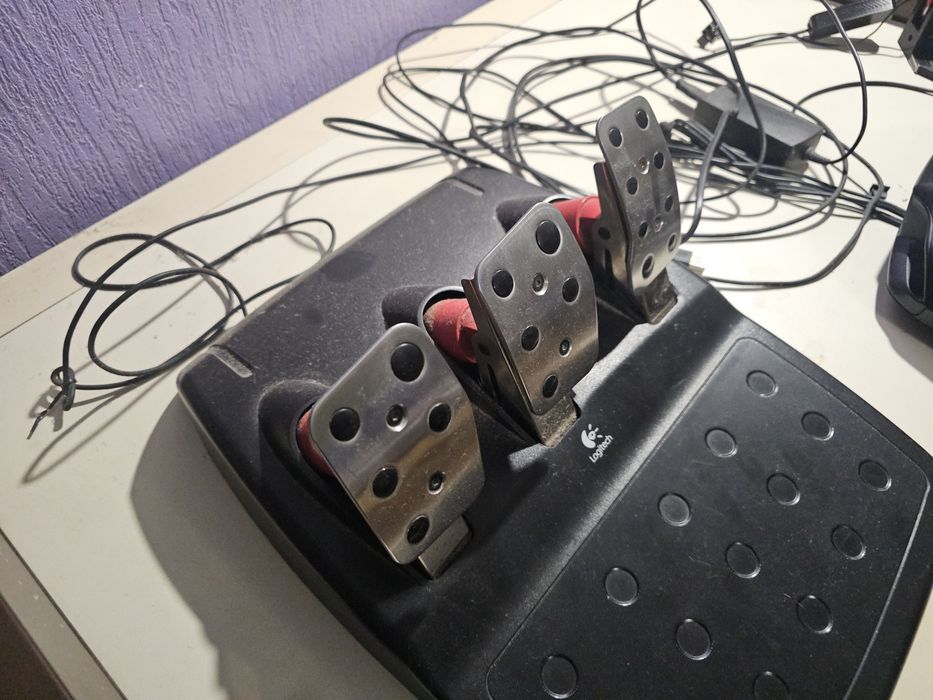 Volante Logitech g27 + estrutura + pedais + shifter
