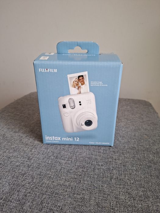 Máquina fotográfica instax mini 12