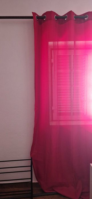 2 Cortinados vermelhos