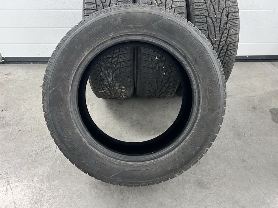 Продам комплект гуми 235/55 R17 KUMHO IZEN KW31