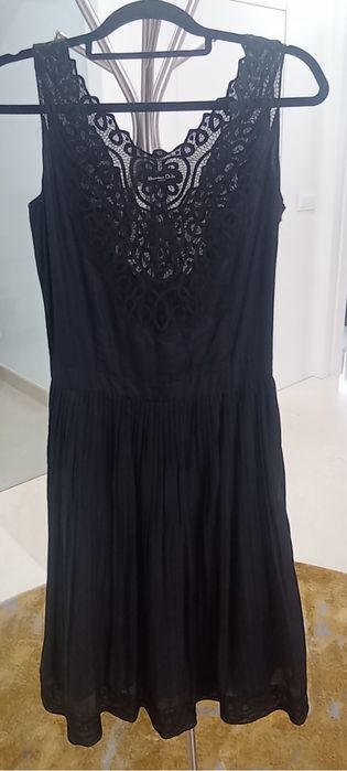 Vestido festa Limited Edition da Massimo Dutti com encaixes em renda.