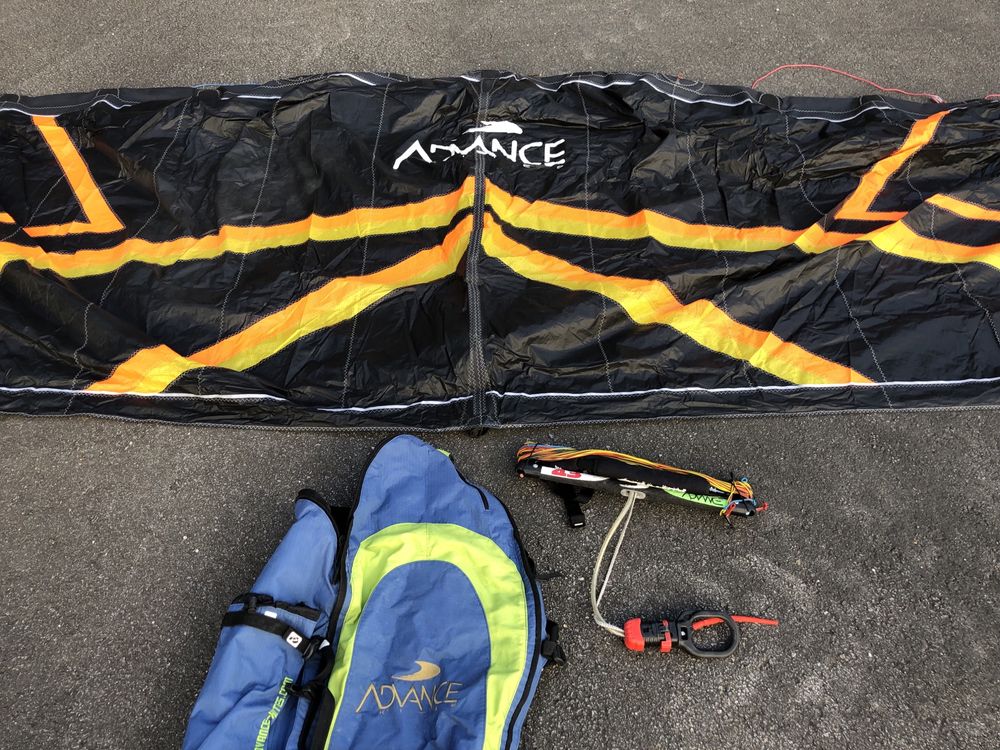 Material de Kitesurf (asas, prancha e arnes)