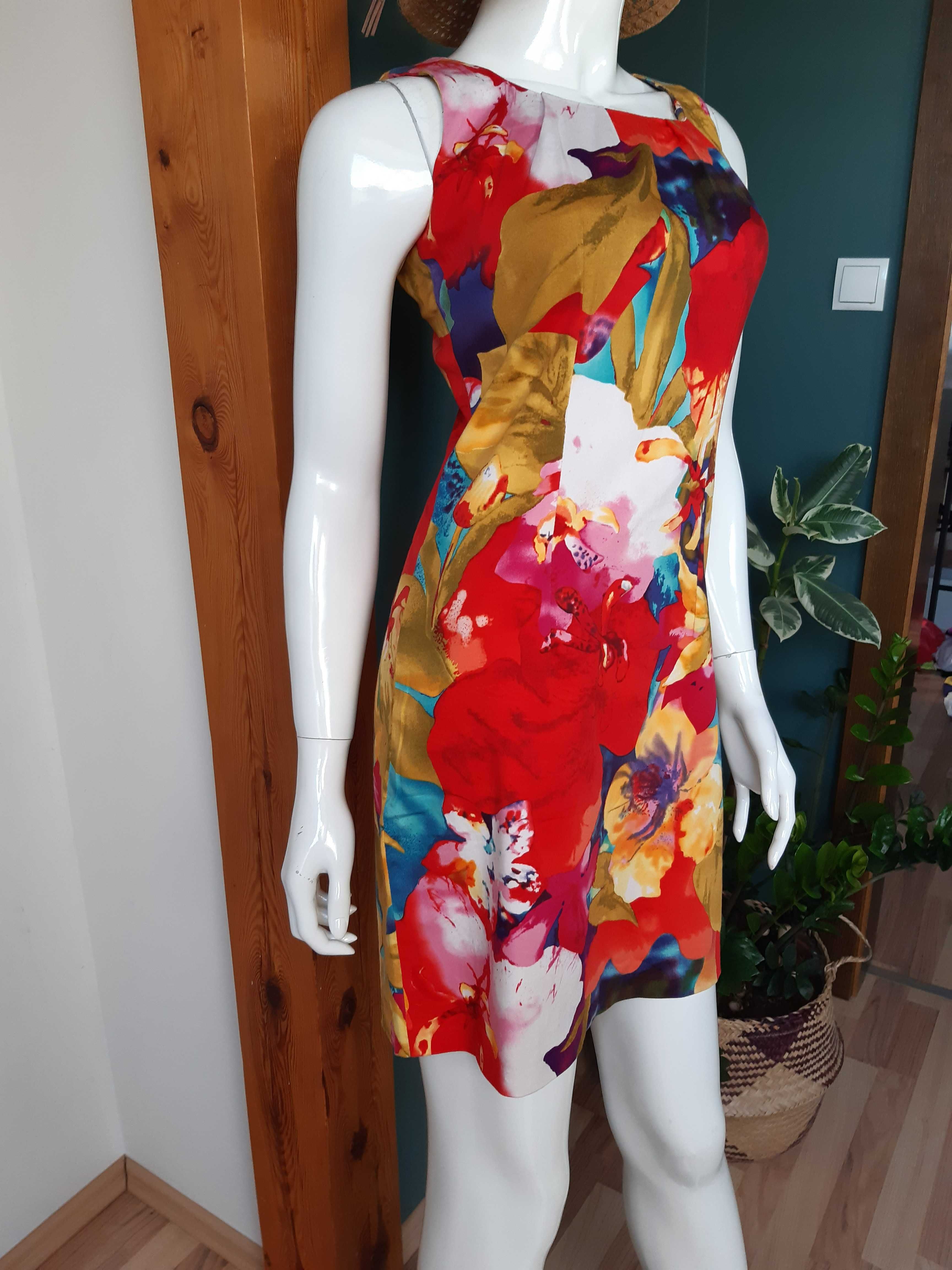 kobieca elegancka sukienka w kwiaty kolorowa produkt polski Quiosque S