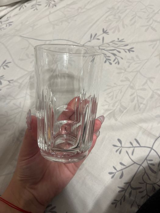 Графін, склянки, бокали для вина інший посуд