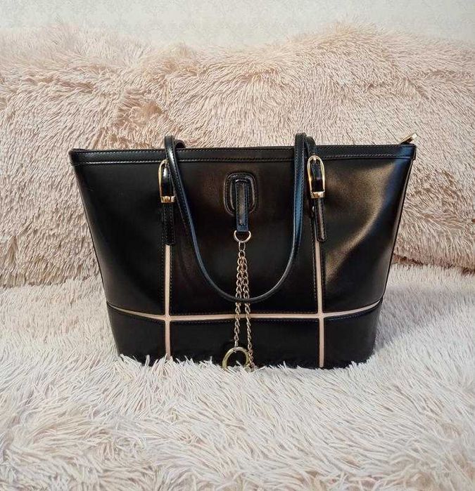 чорна сумка жіноча