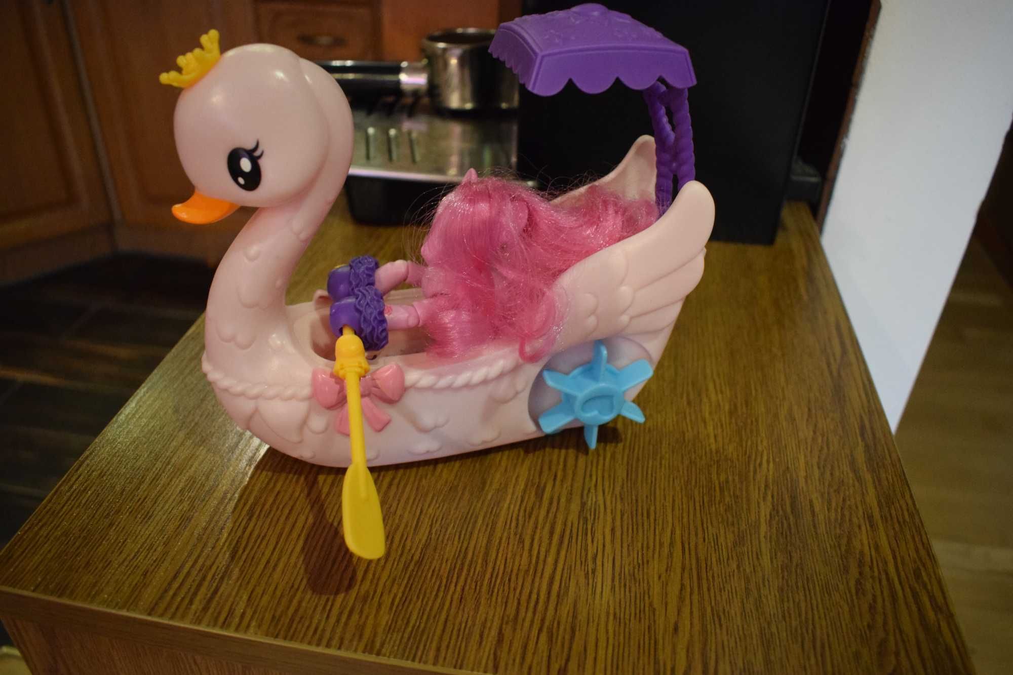 Grajaca łódka Pinkie Pie - z figurka - łabędz
