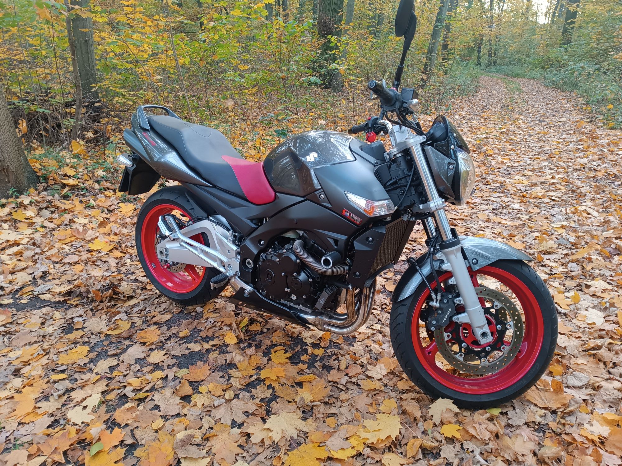 Suzuki GSR 600  Yoshimura