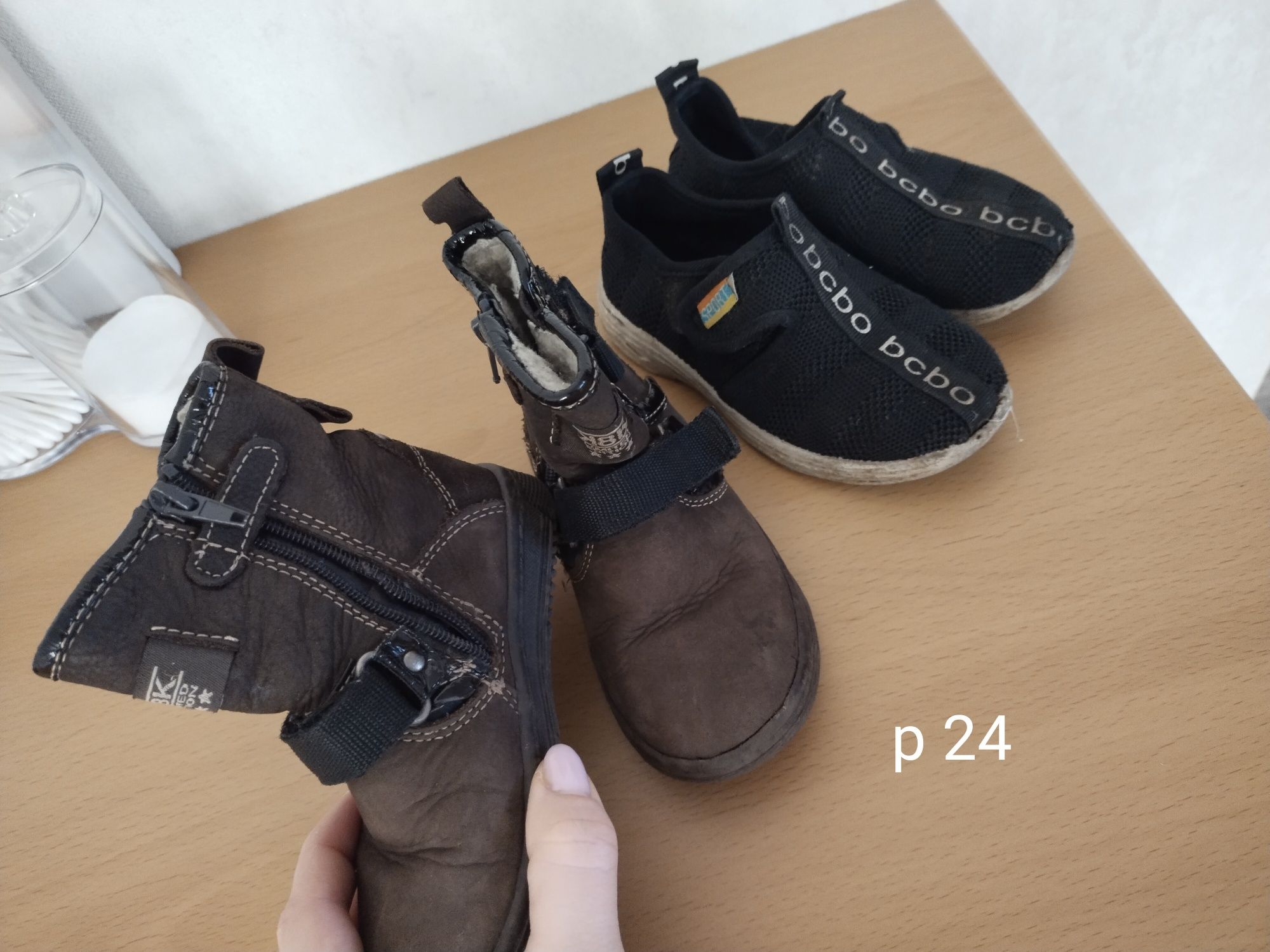 Взуття дитяче різних розмірів
