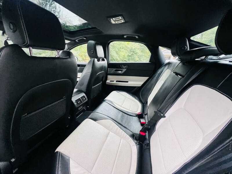 2016  Jaguar  XF