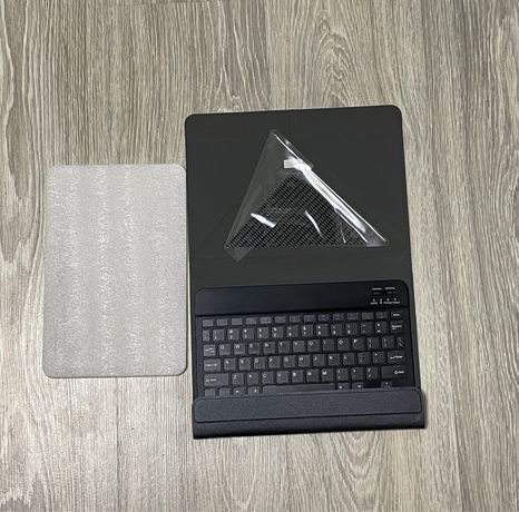 Универсальный чехол с клавиатурой для планшета 10 дюймов