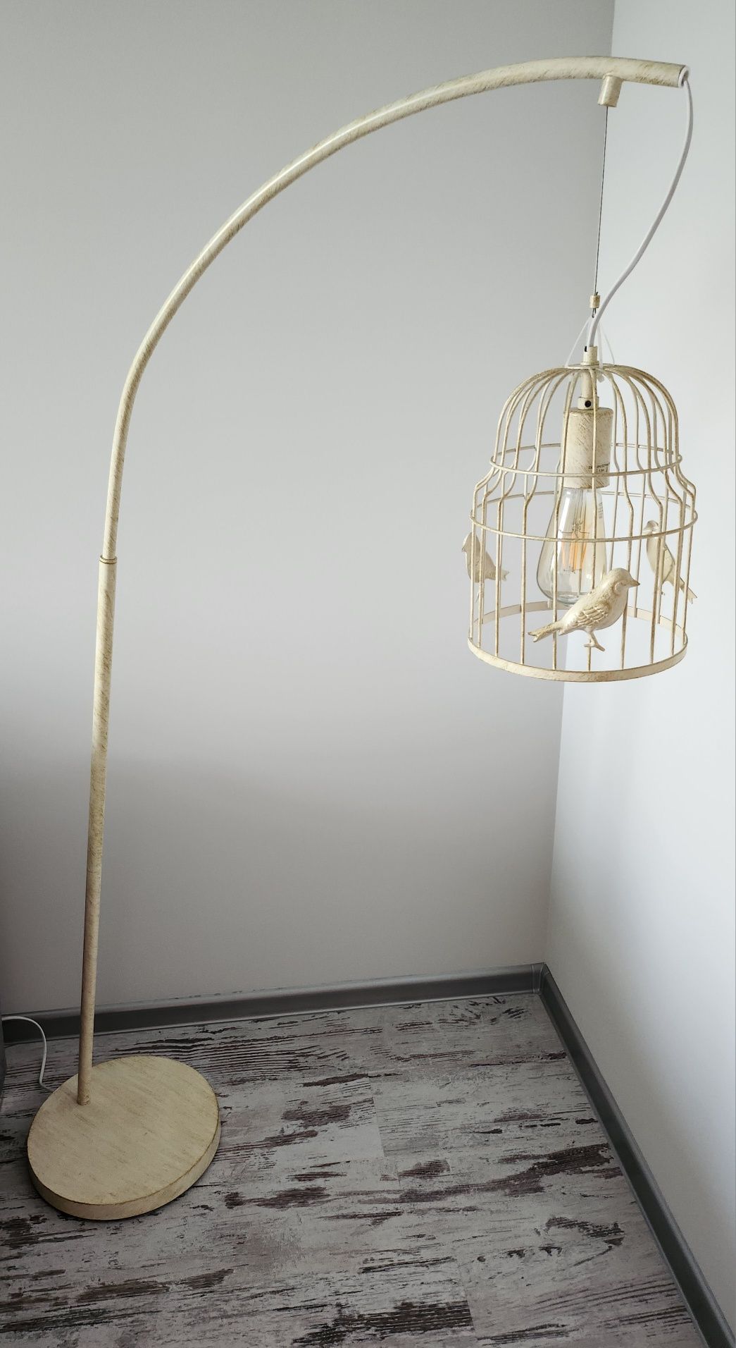 Lampa stojąca Birdcage (motyw klatki dla prakòw)